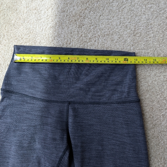 Lululemon Gray Cropped Leggings Sz 8 Stretch - Picture 5 of 10